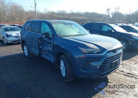 2024 Toyota Grand Highlander Xle из США, поврежденный, VIN 5TDAAAB50RS028004